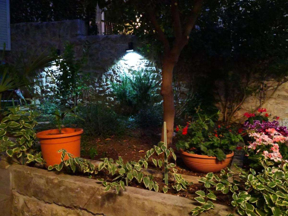 City Center Garden Apartments シベニク エクステリア 写真