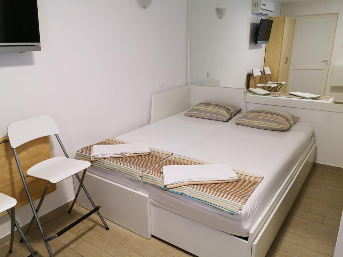 City Center Garden Apartments シベニク エクステリア 写真