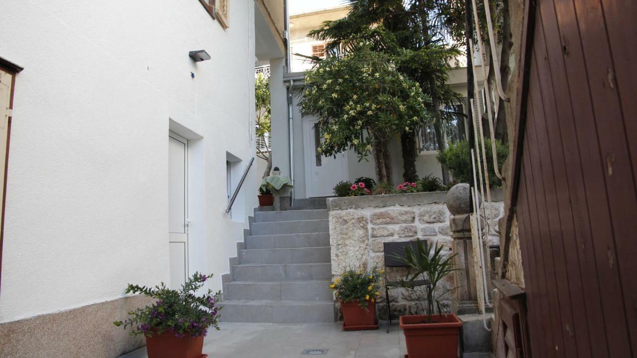 City Center Garden Apartments シベニク エクステリア 写真