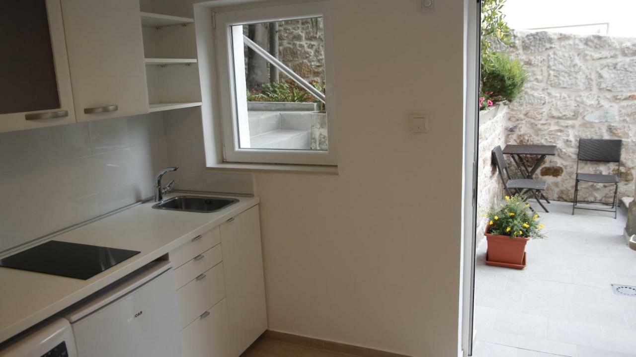 City Center Garden Apartments シベニク エクステリア 写真