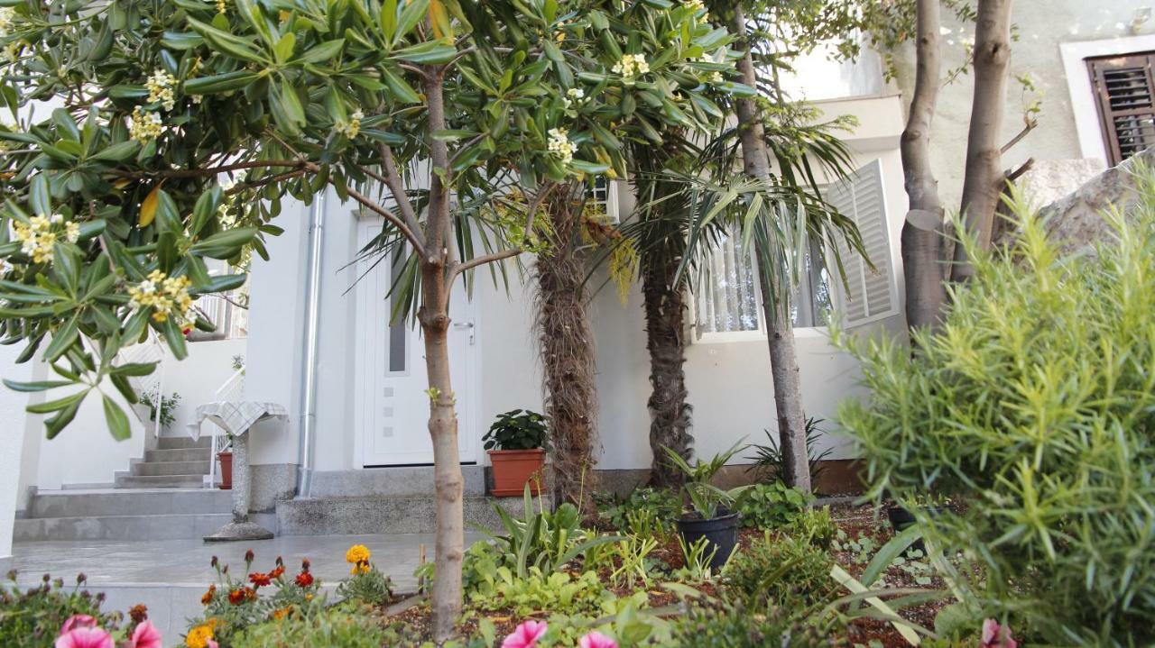 City Center Garden Apartments シベニク エクステリア 写真