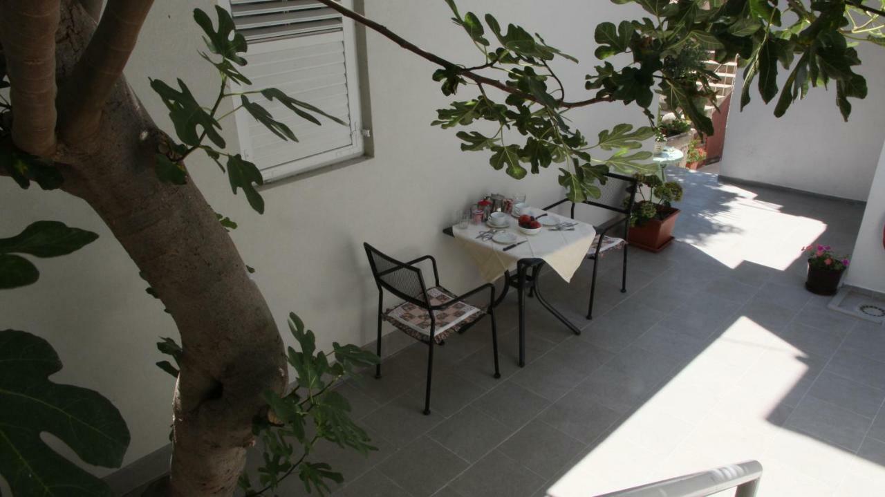 City Center Garden Apartments シベニク エクステリア 写真