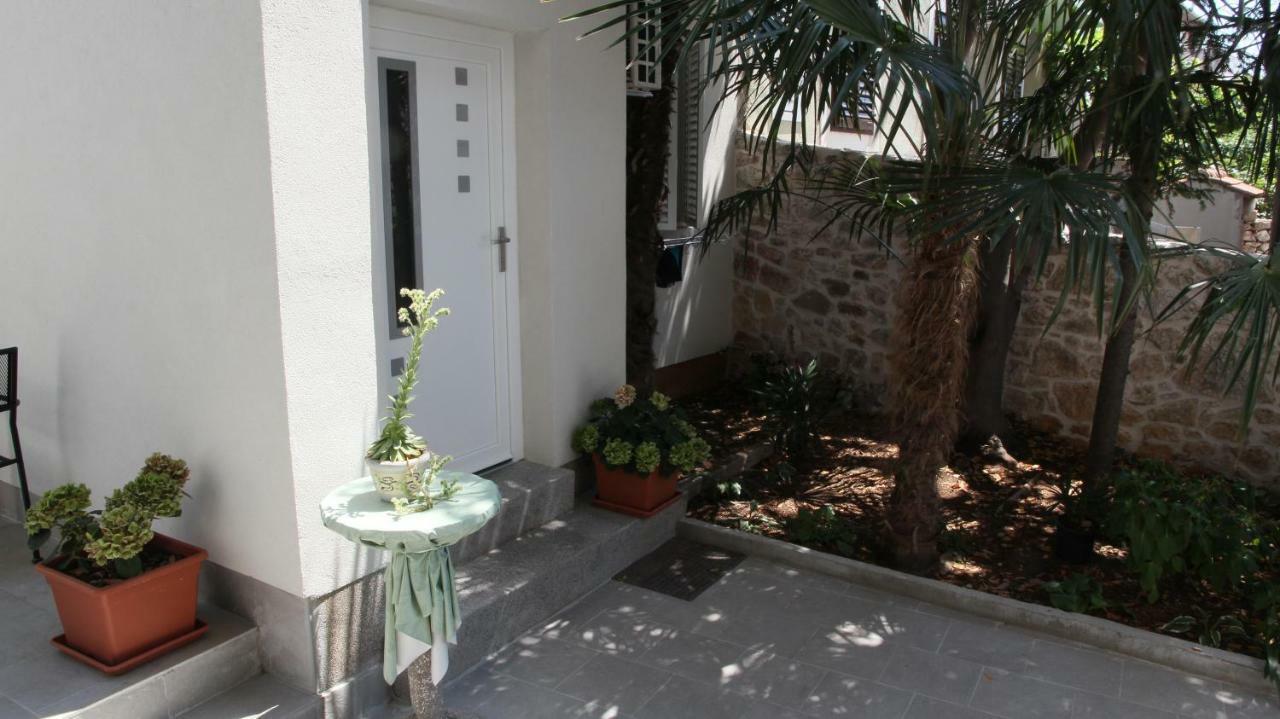 City Center Garden Apartments シベニク エクステリア 写真